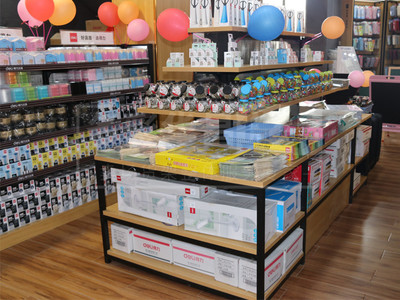 文具用品展示架 小空间里的大秩序，选对款让每支笔都成为风景